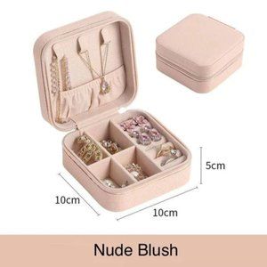 NWT Mini Travel Jewelry Case